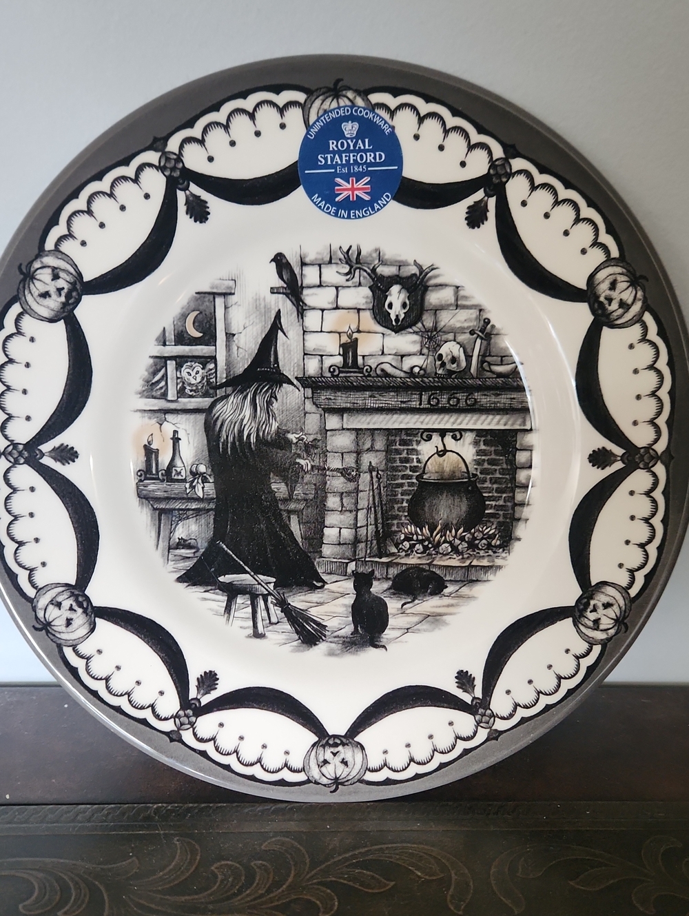 Royal Stafford Witch Fireplace Decorative 8.5 In Plate